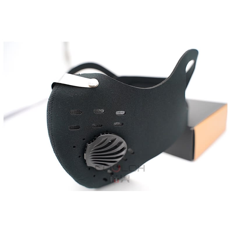 Antiviral Sport Face Mask With Activated Carbon Filter.jpg