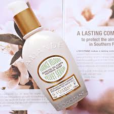 L'OCCITANE Almond Velvet Serum -4.jpg