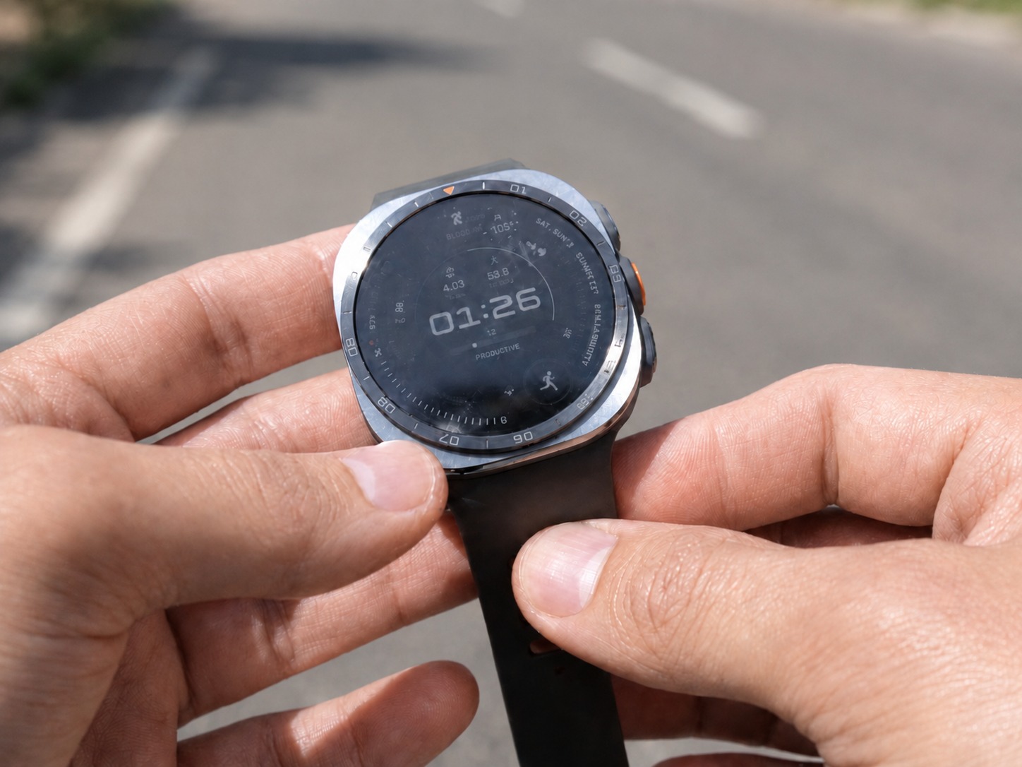 The Galaxy Watch Ultra 2 screen in direct midday sun