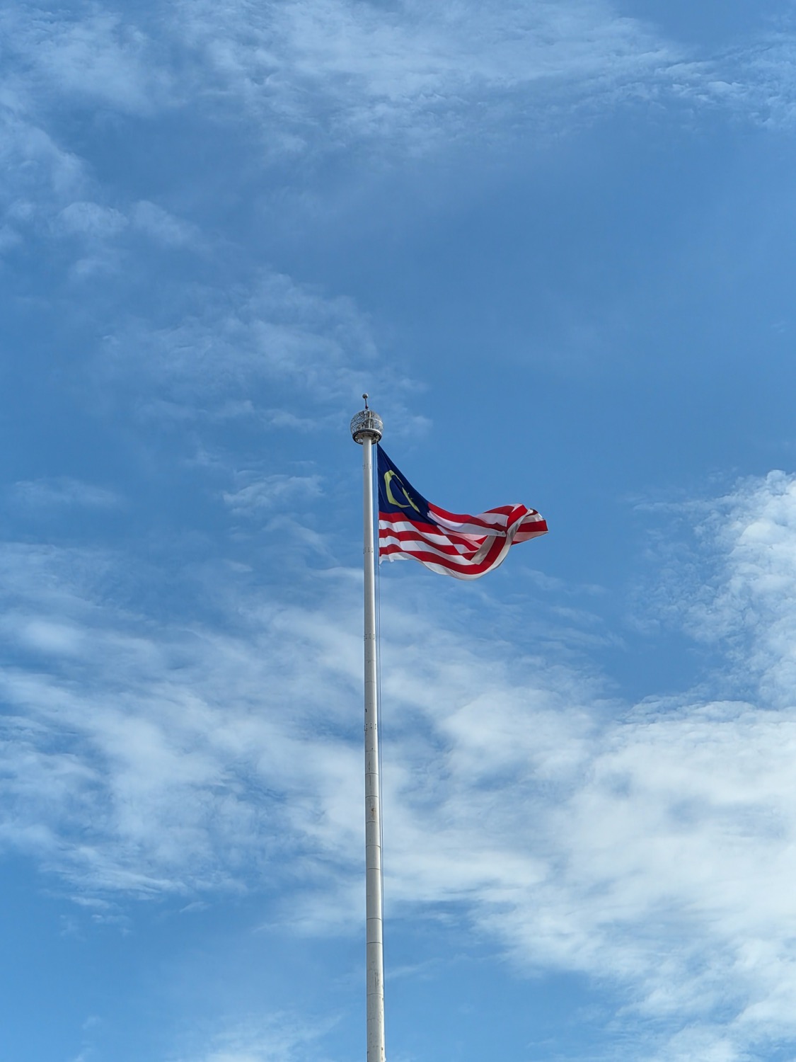 The flag at Dataran Merdeka, shot on the Galaxy Z Flip8 The flag at Dataran Merdeka, shot on the Galaxy Z Flip8