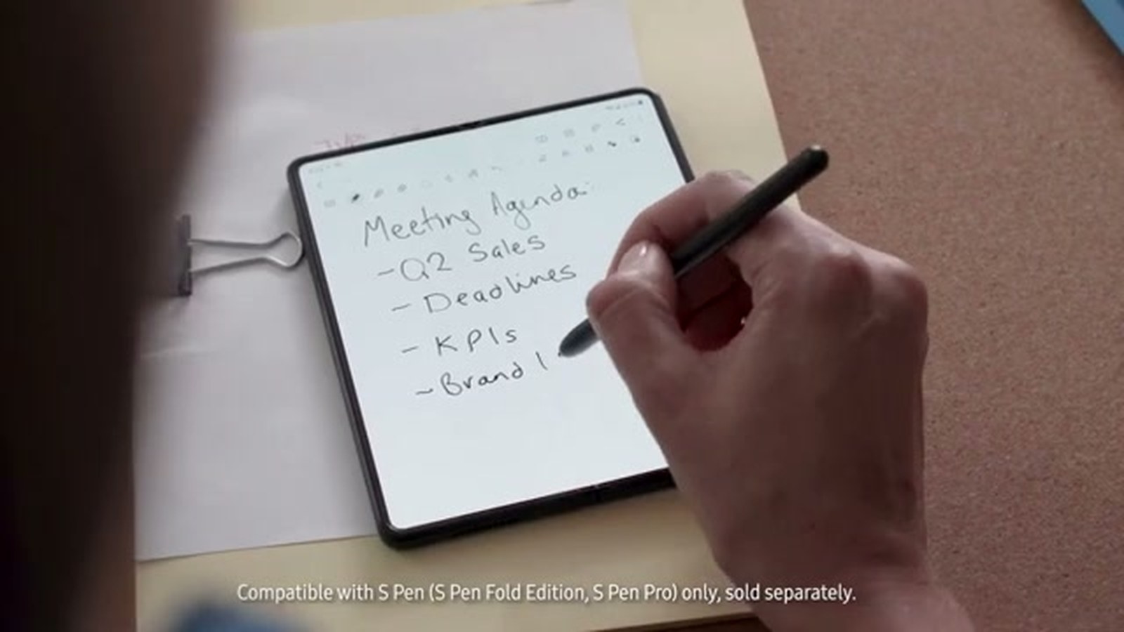2021: the first Fold to take the S Pen, writing a meeting agenda in our review. Frame from our video, September 2021. 2021: the first Fold to take the S Pen, writing a meeting agenda in our review. Frame from our video, September 2021.