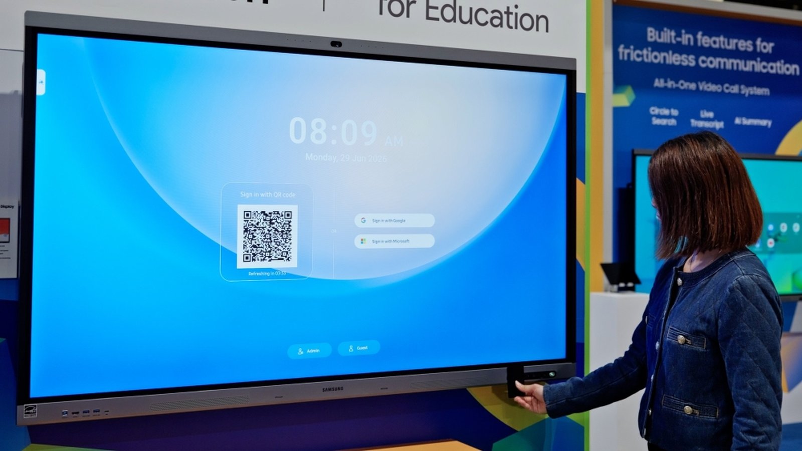 Samsung Bawa AI Assistant ke Paparan Bilik Darjah