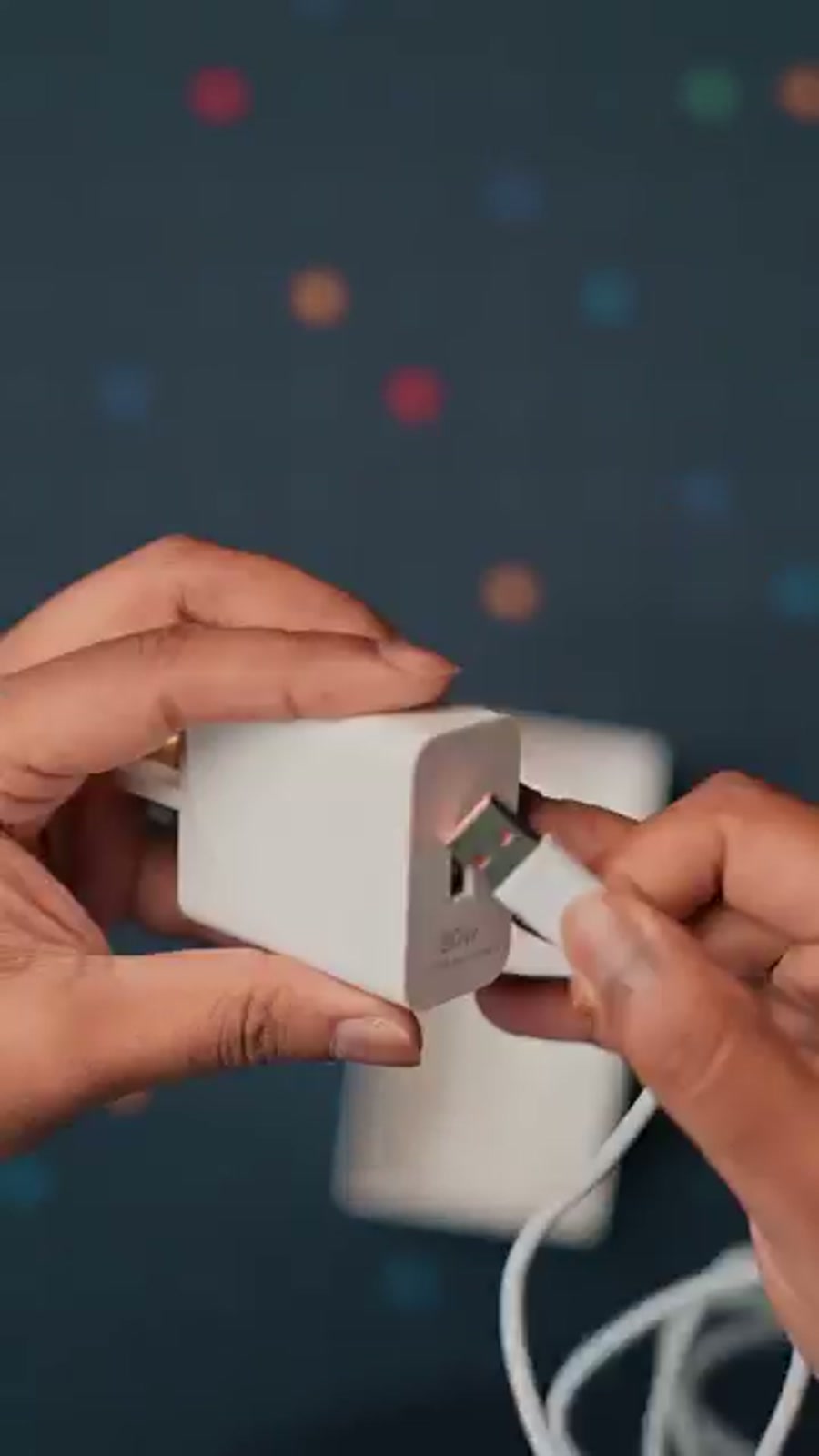 HONOR X9e Pro bundled charging brick and USB-C cable HONOR X9e Pro bundled charging brick and USB-C cable