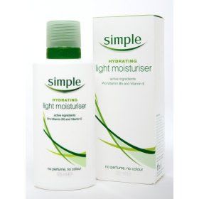 SIMPLE Hydrating Light Moisturiser (125ml)1.jpg