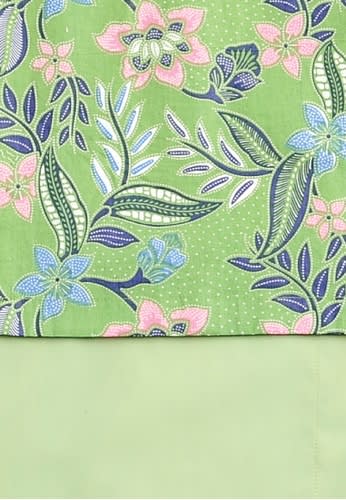 LITTLE TATARA The Klasik Baju Kurung Pesak1.jpg