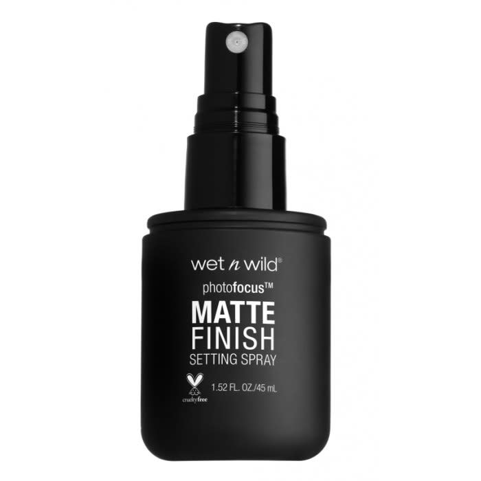 WET N’ WILD Photo Focus Matte Finish Setting Spray1.jpg