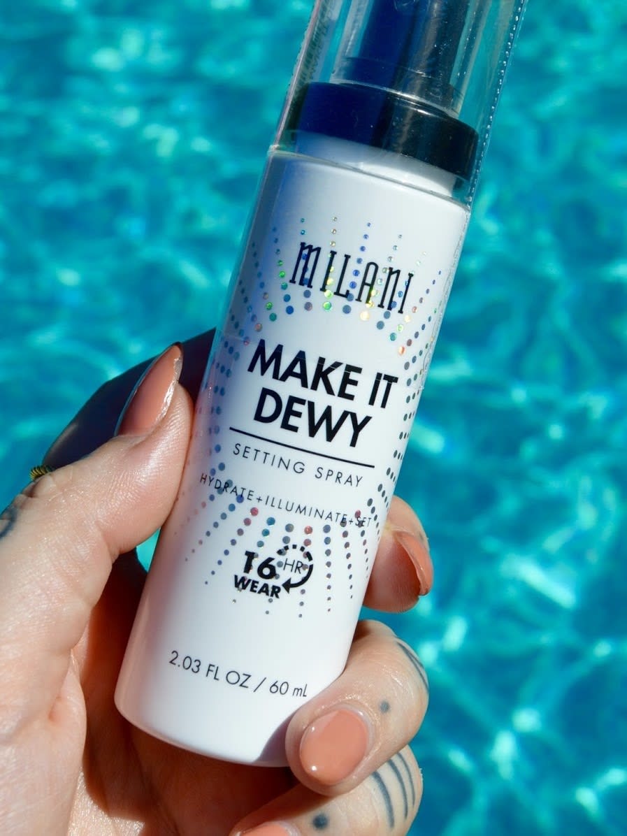 MILANI Make It Last Setting Spray4.jpeg