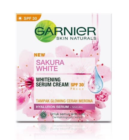 Garnier Sakura White Pinkish Radiance Moisturizing Cream SPF30 - 3.jpg