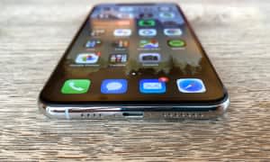 Apple iPhone 11 Pro Max - 4.jpg