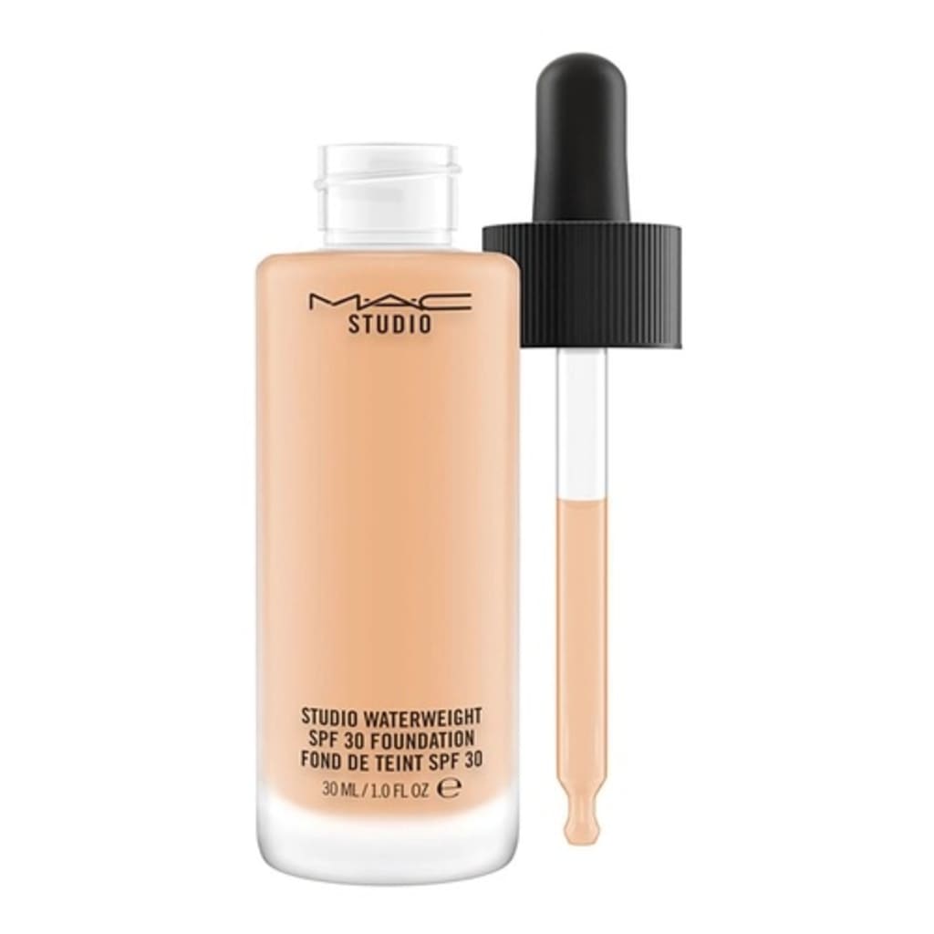 MAC Cosmetics Studio Waterweight Foundation1.jpeg