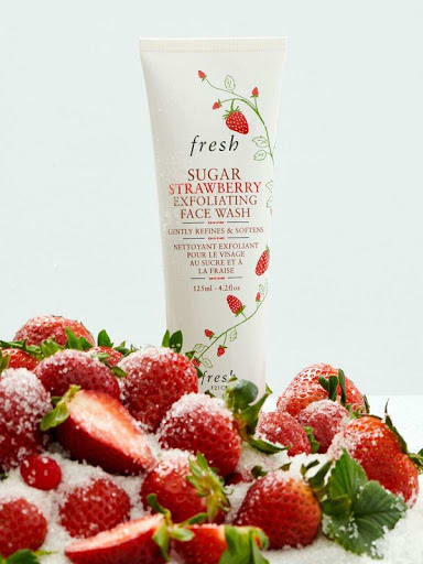 Fresh Sugar Strawberry Exfoliating Face Wash1.jpg