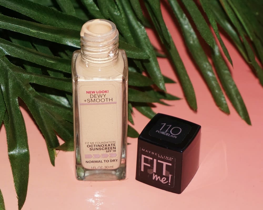 Maybelline Fit Me Liquid Foundation Dewy & Smooth SPF 30 with Pump -2.JPG