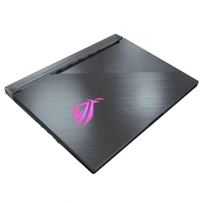 Asus ROG Strix Scar III -4.jpg