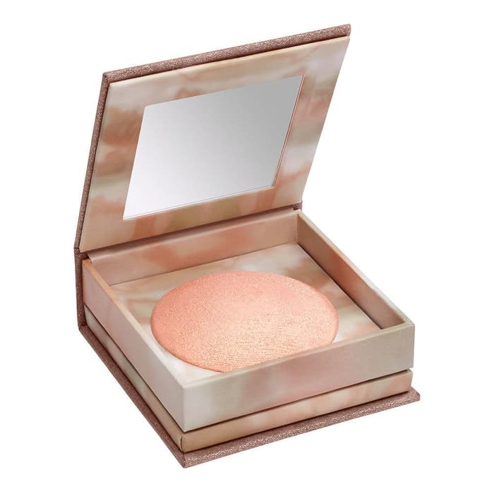 Urban Decay Naked Illuminated Shimmering Powder Tampil perfect dengan shimmering powder high end