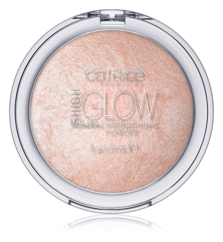 Catrice High Glow Mineral Highlighting Powder Cerahkan kulit yang kusam dengan shimmering powder berlabel Vegan