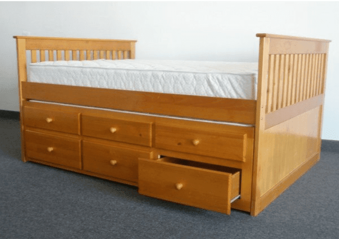 Tempat Tidur Sorong Kayu dengan Laci.png