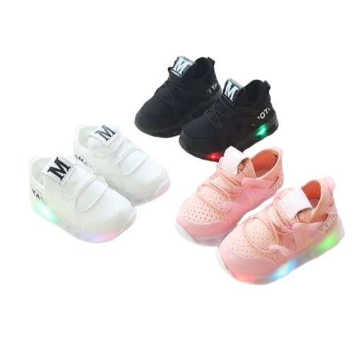 Yoji Yama Sepatu LED.jpg Bisa dipakai oleh anak laki-laki dan perempuan