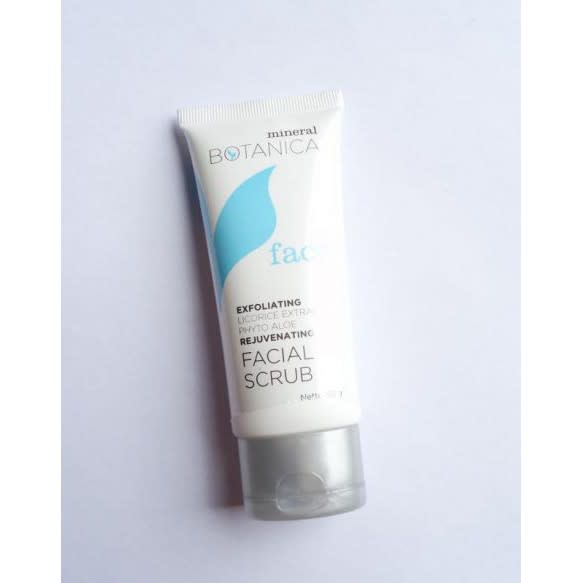 Mineral Botanica Face Exfoliating Rejuvenating Facial Scrub (1).jfif