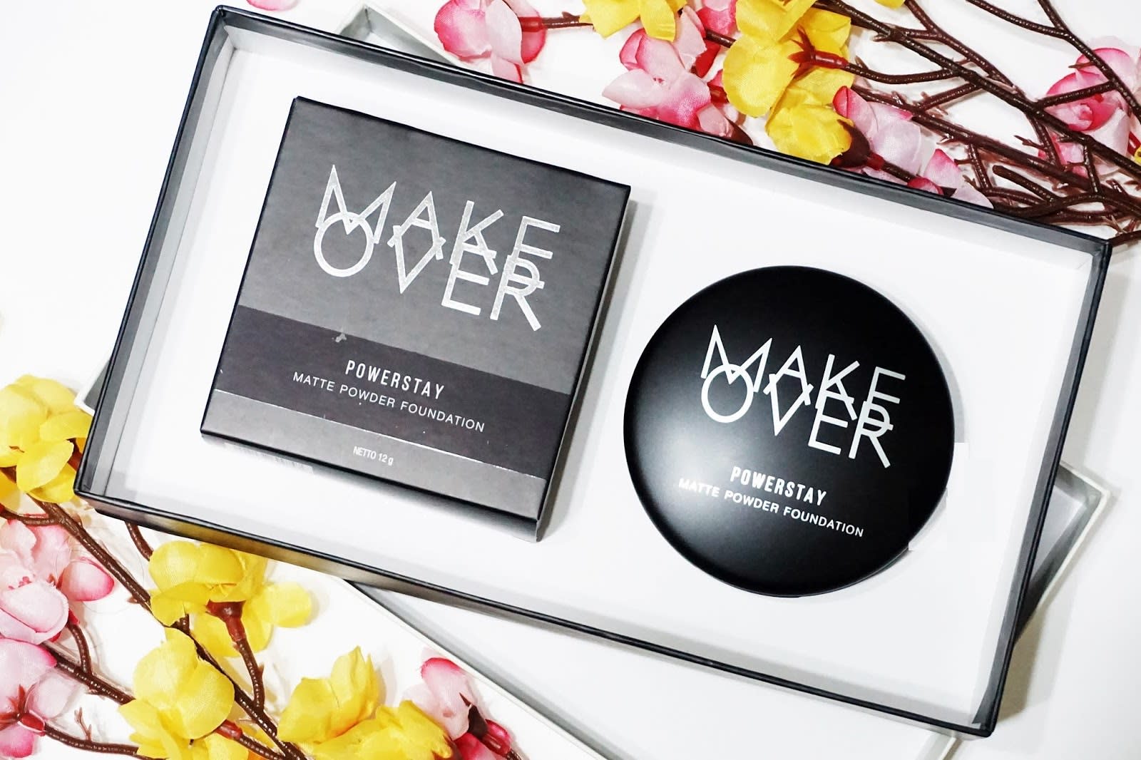 Make Over Powerstay Matte Powder Foundation-4.jpg