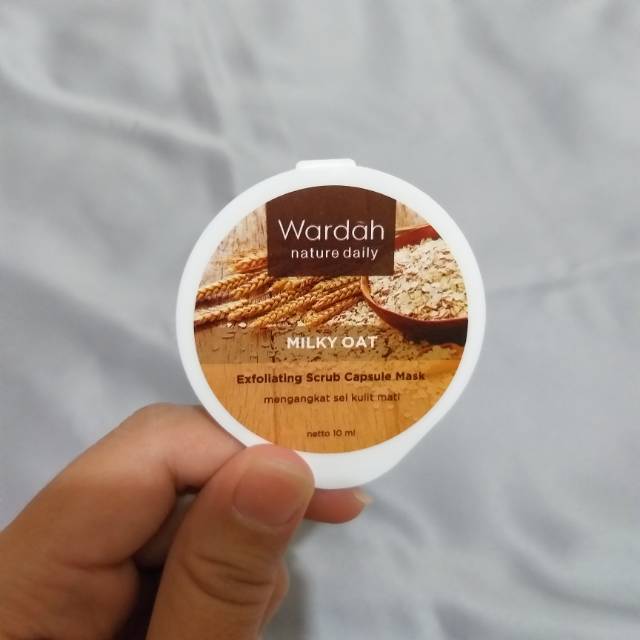 Wardah Nature Daily Milky Oat Exfoliating Scrub Capsule Mask (2).jpg
