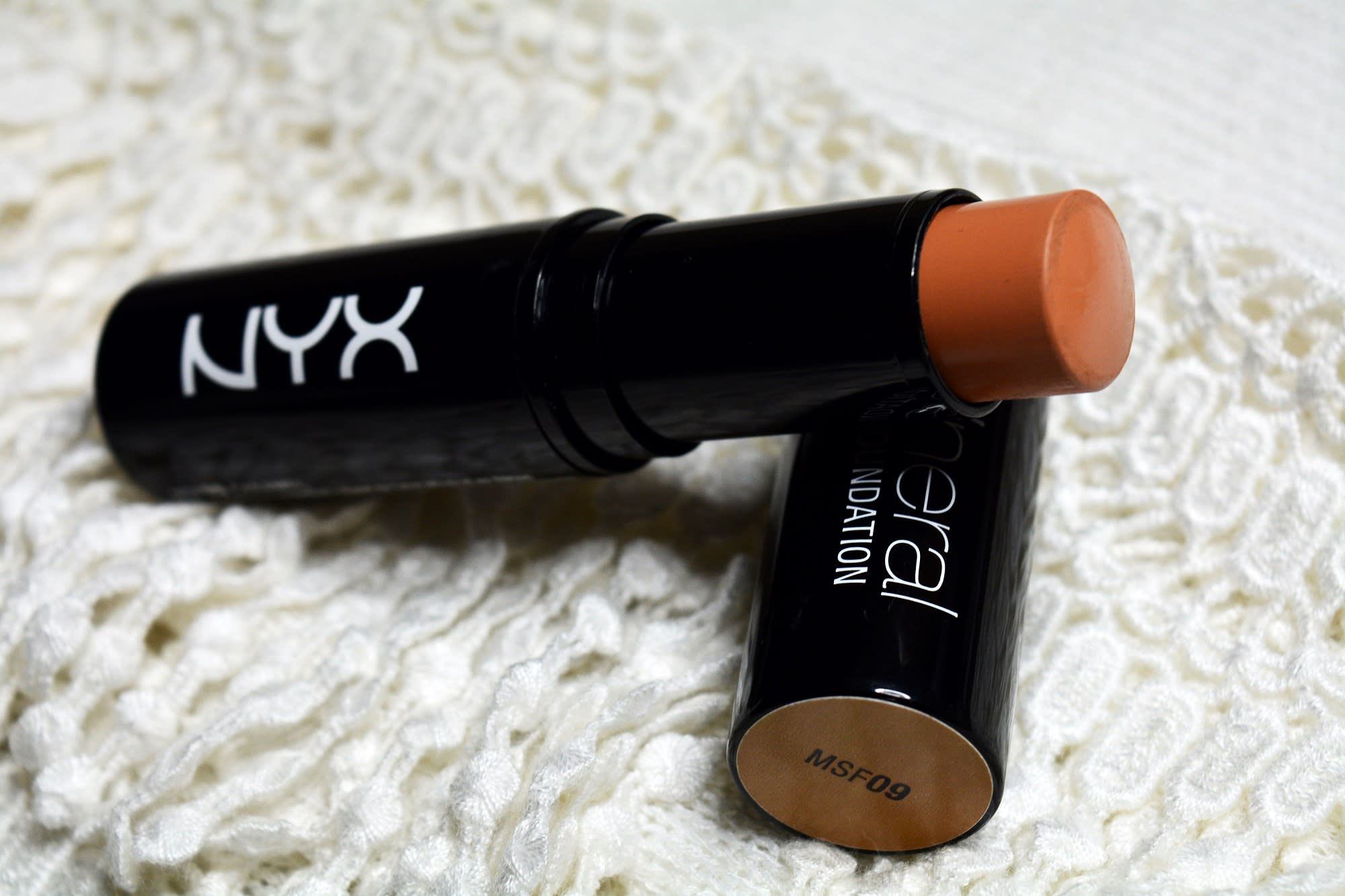 Nyx Mineral Stick foundation-5.jpg