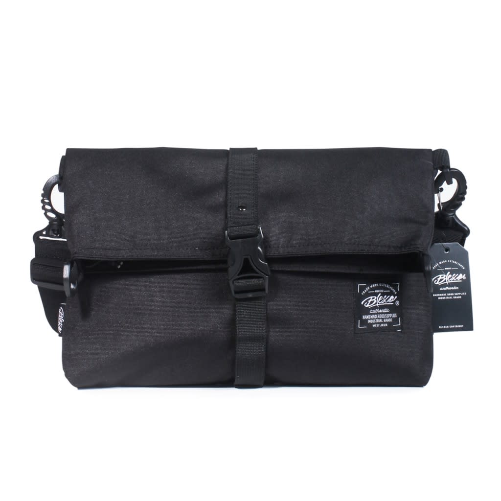 Blesco Beckers Messenger Bag-2.jpg