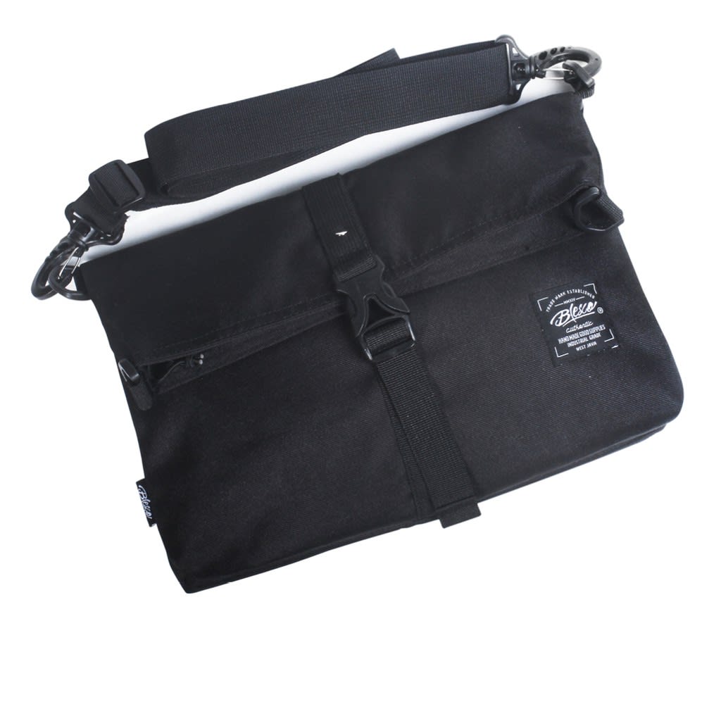 Blesco Beckers Messenger Bag-4.jpg