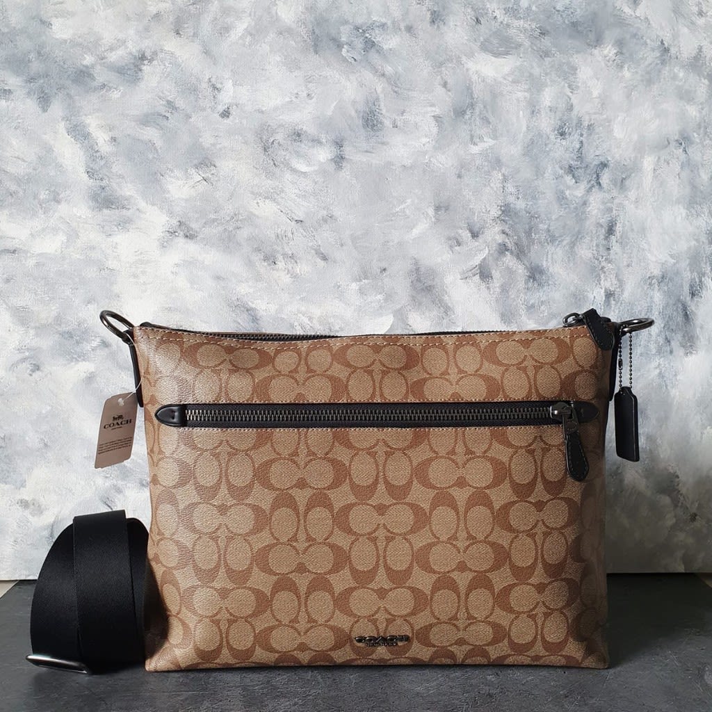 Coach Graham Signature Tan Messenger -5.jpg