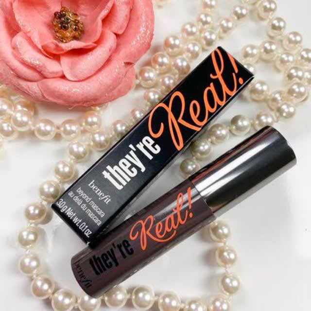 Benefit They’re Real Lengthening & Volumizing Mascara-5.jpg
