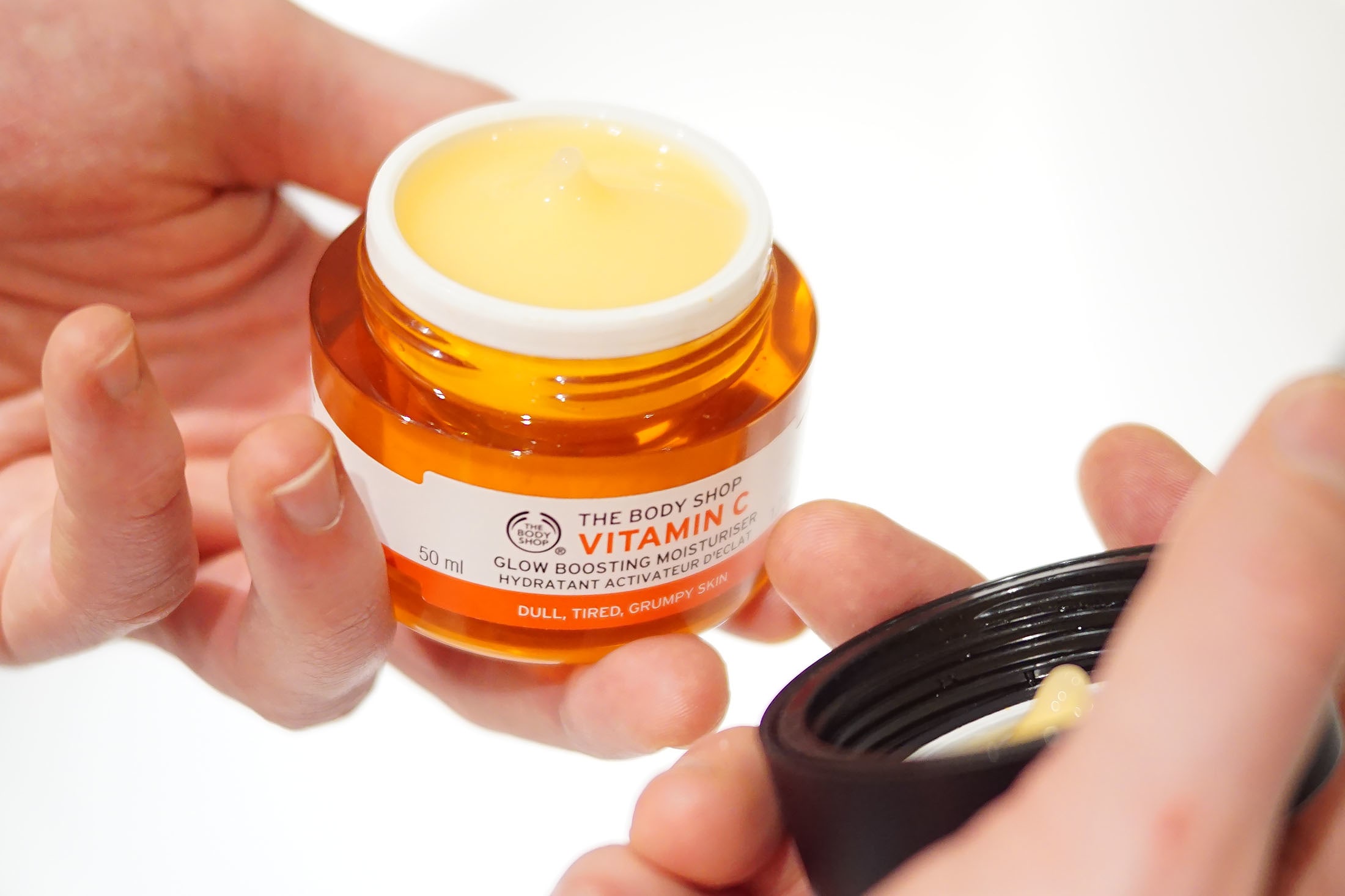The Body Shop Vitamin C Glow Boosting Moisturiser-4.jpg