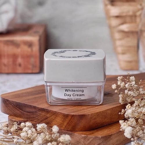 MS Glow Whitening Day Cream (2).jpg MS Glow Whitening Day Cream