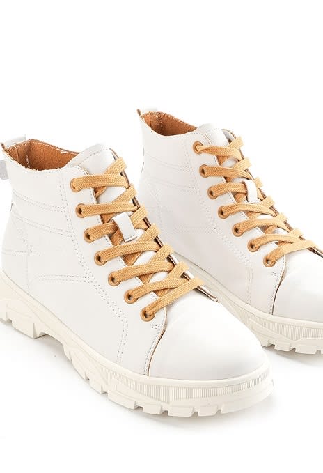 sepatu boots kickers.jpg