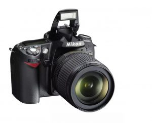 Kamera DSLR berfitur Bluetooth untuk mudah transfer data