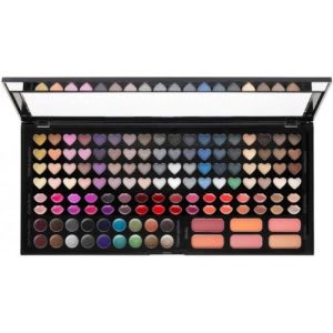 Kado terbaik untuk pacar wanita yang hobi make up