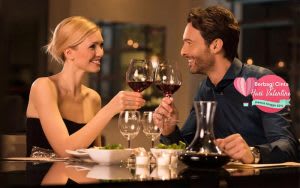Makan malam berdua sebagai kado romantis Valentine