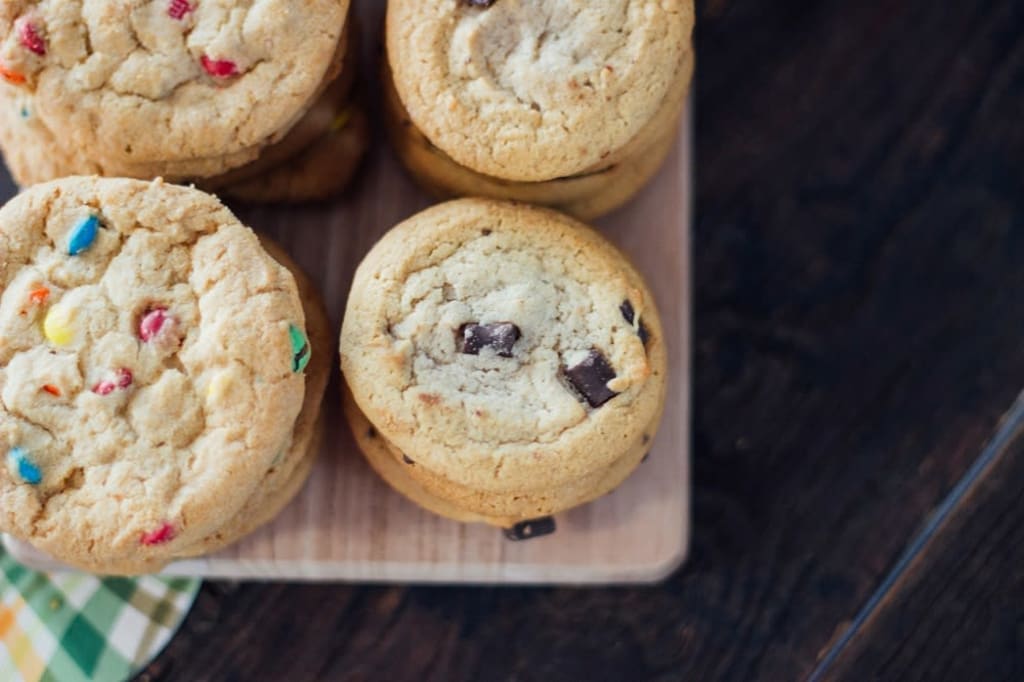 rekomendasi cookies enak Biskuit kaleng kelapa