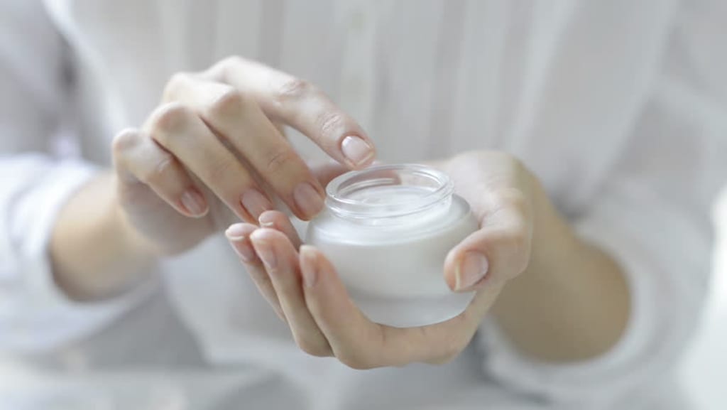 13 Merk Exfoliating Gel Terbaik & Bagus 2024