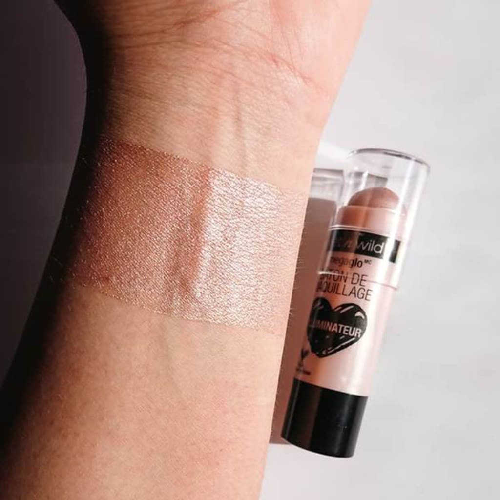 13 Rekomendasi Highlighter Bagus & Terbaik 2023