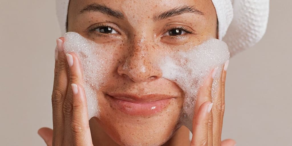 15 Rekomendasi Exfoliating Toner Terbaik 2024