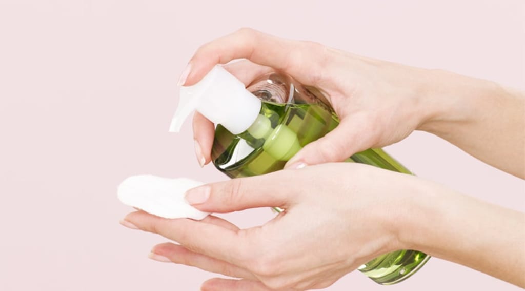 15 Rekomendasi Exfoliating Toner Terbaik 2024