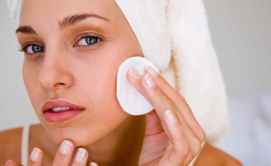 15 Rekomendasi Exfoliating Toner Terbaik 2024