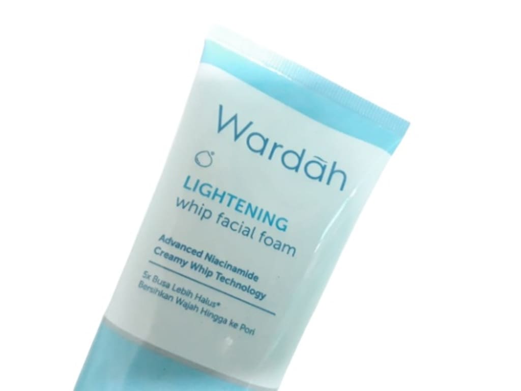 Wardah Lightening Whip Facial Foam Harga & Review / Ulasan  