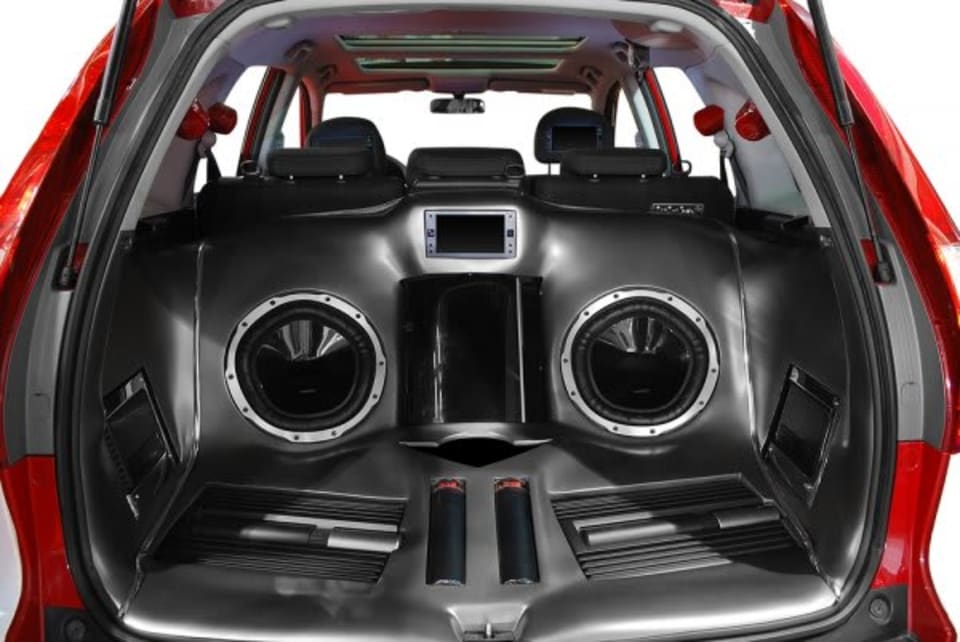 12 Pilihan Speaker Mobil Terbaik Indonesia 2024