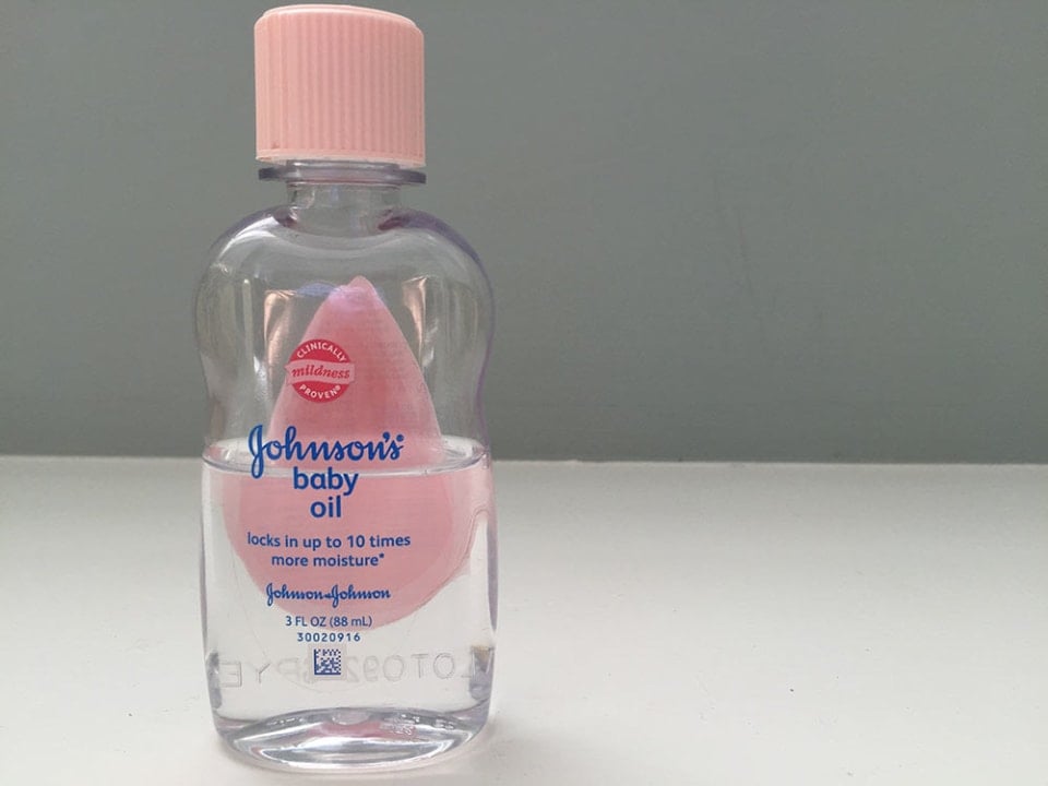 12 Merk Baby Oil Paling Bagus & Terbaik 2024