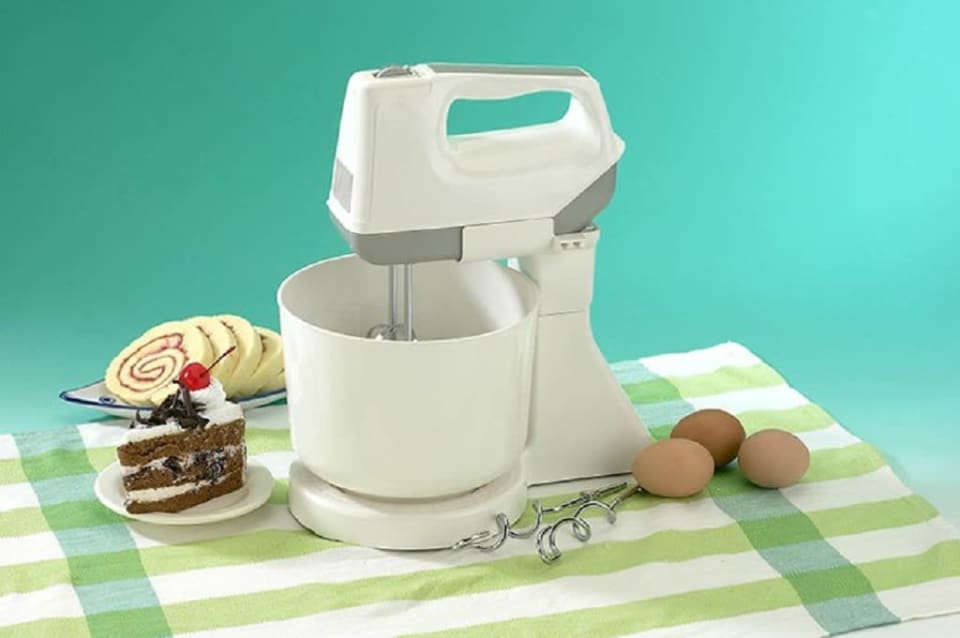 10 Rekomendasi Stand Mixer Terbaik (Mixer Duduk) 2022 di Indonesia