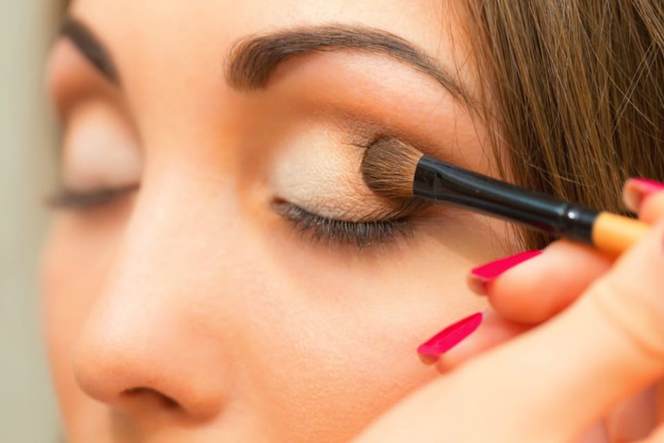 10 Merk Eyeshadow Cream Terbaik & Bagus 2024