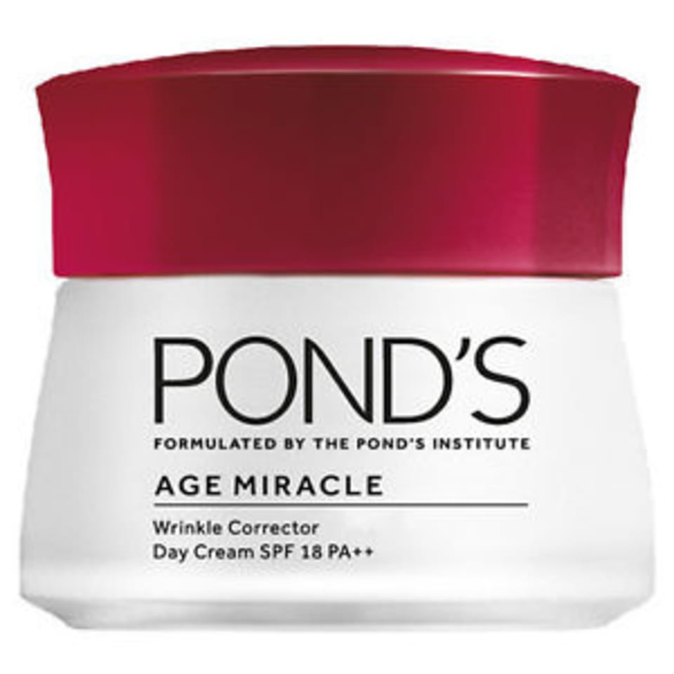 POND’S AGE MIRACLE Day Cream Wrinkle Corrector SPF 18 PA++