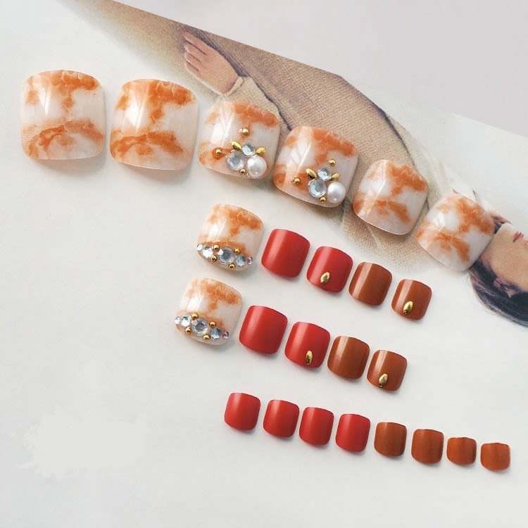 24pcs Pretty Press on Toe Nails Designs