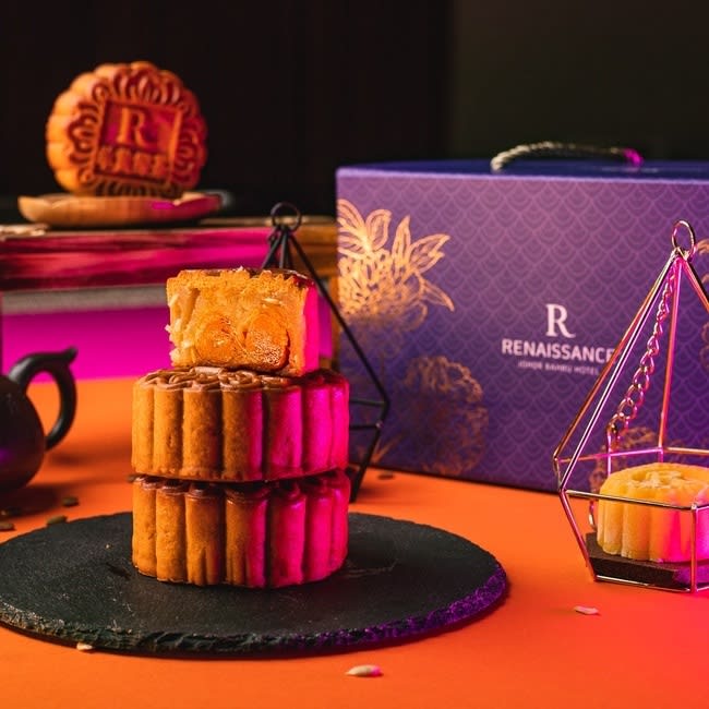 Best Handcrafted Mooncake by Renaissance Johor Bahru Hotel Price