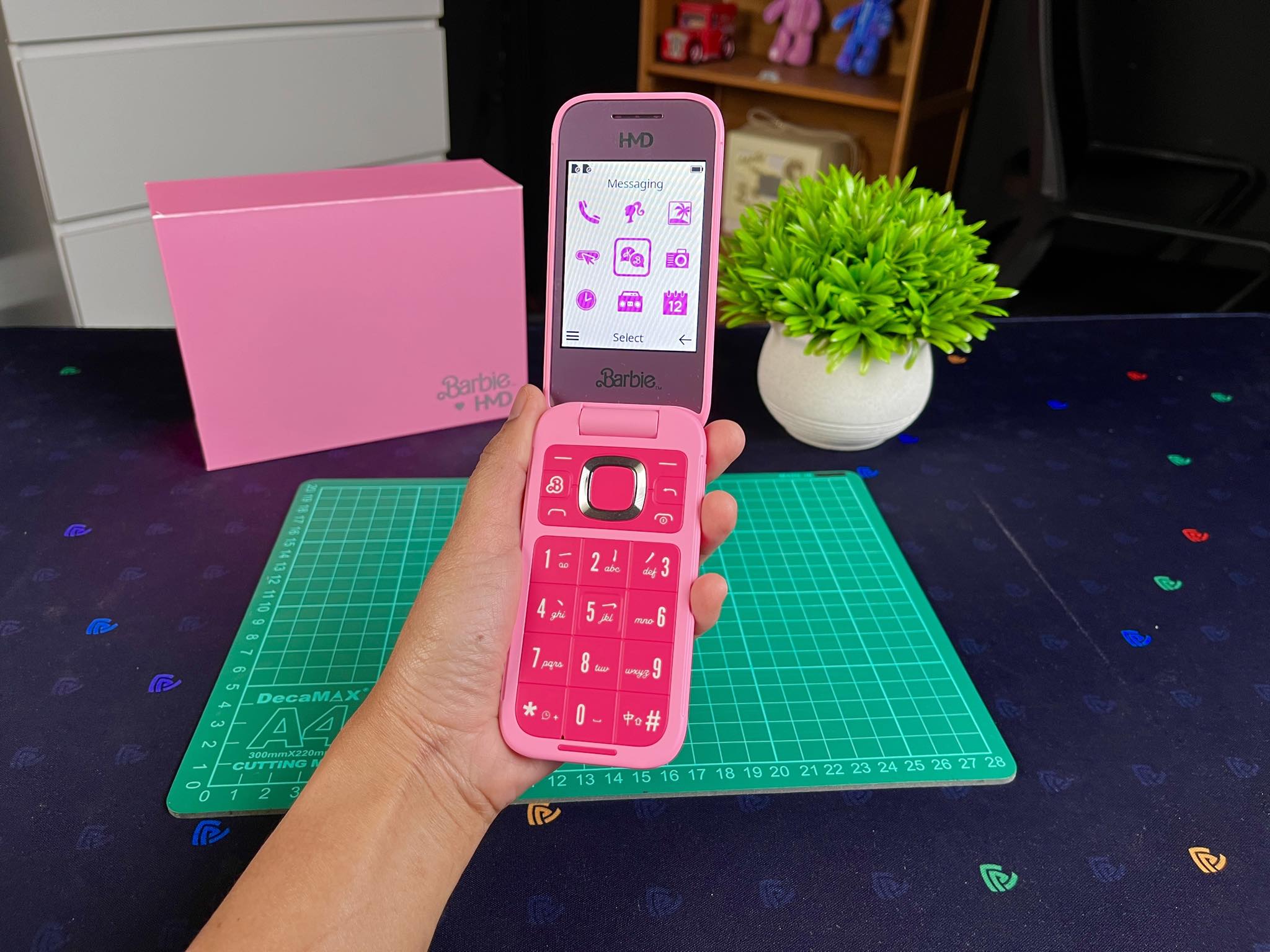 HMD Barbie Phone